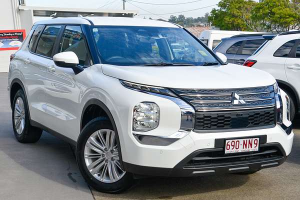 2024 Mitsubishi Outlander ES ZM