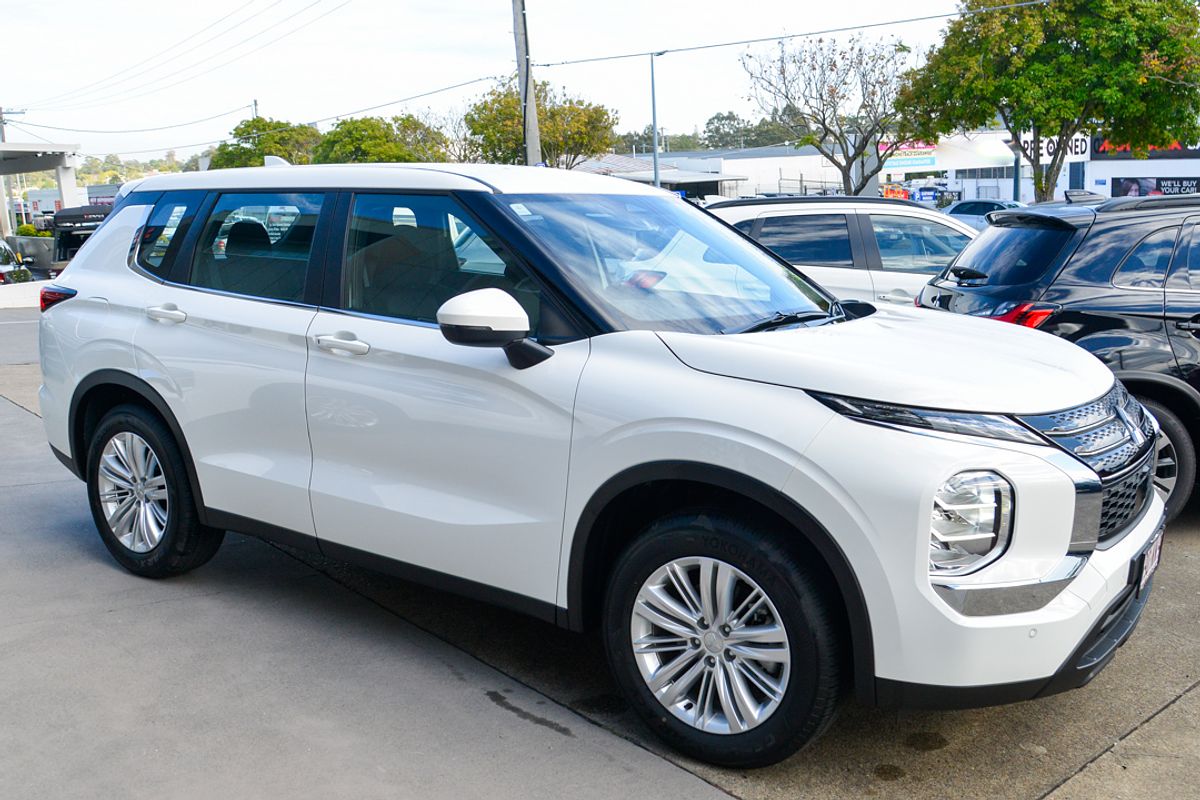 2024 Mitsubishi Outlander ES ZM