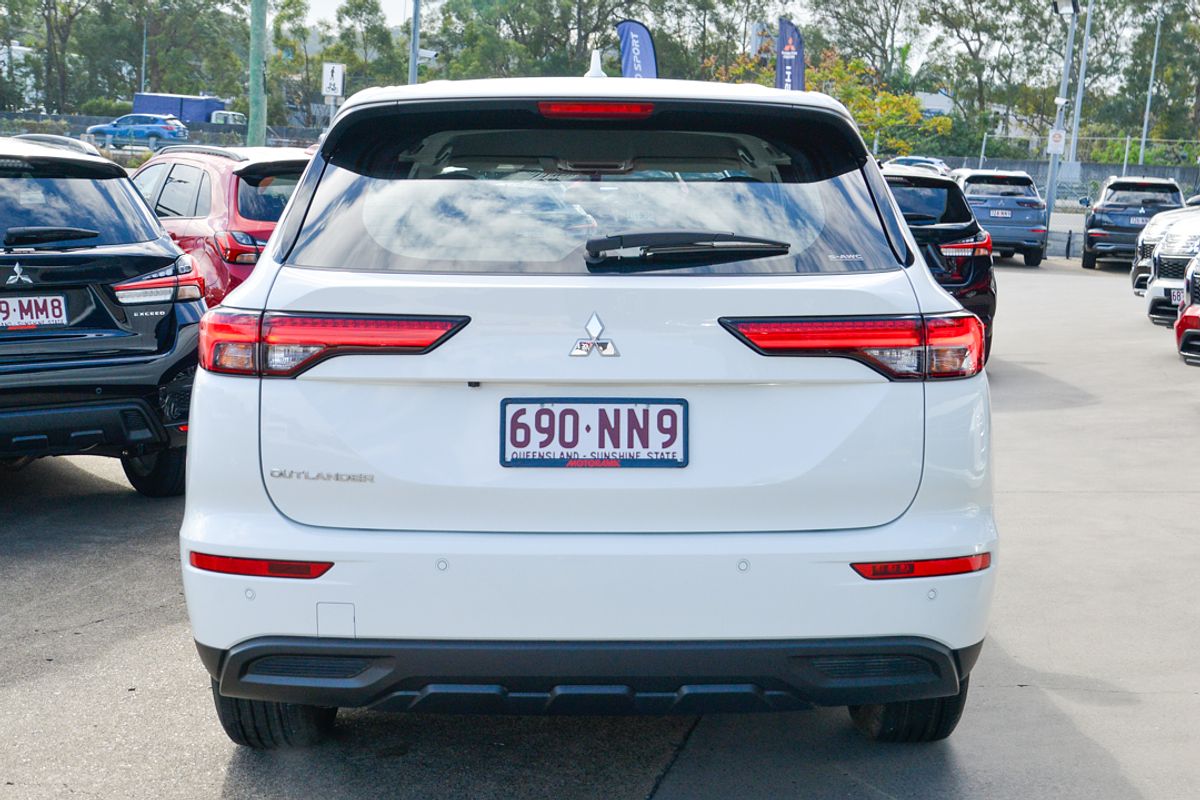 2024 Mitsubishi Outlander ES ZM