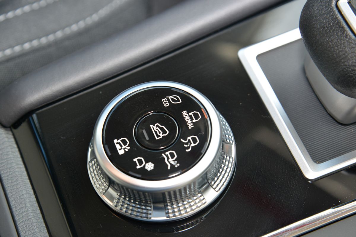 2024 Mitsubishi Outlander ES ZM