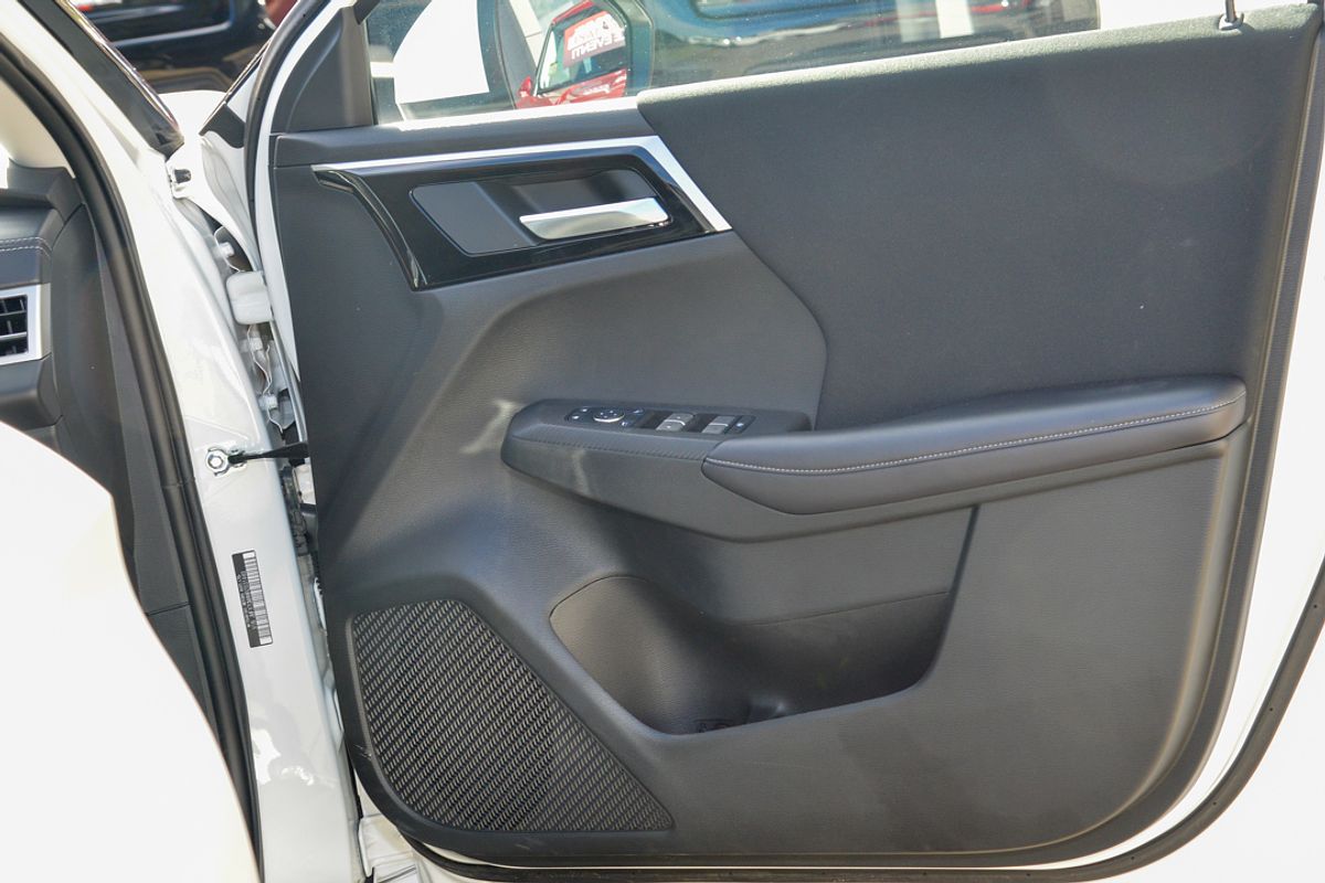 2024 Mitsubishi Outlander ES ZM