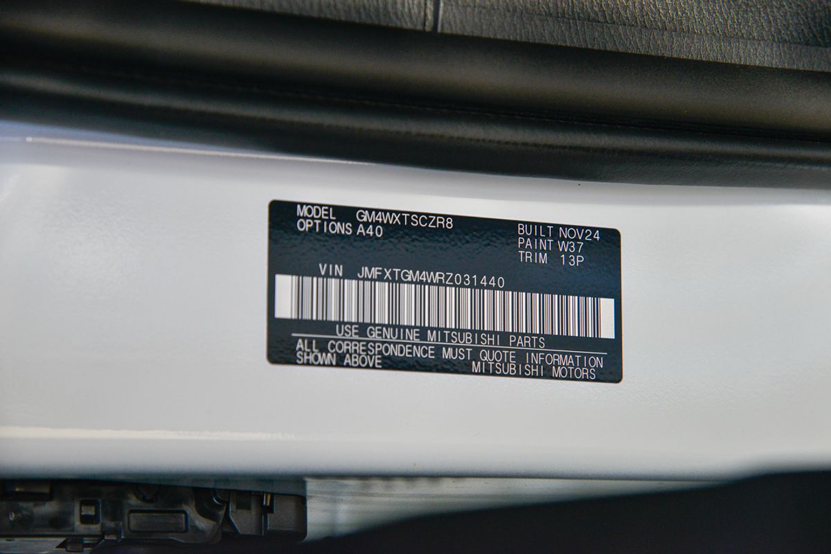 2024 Mitsubishi Outlander ES ZM