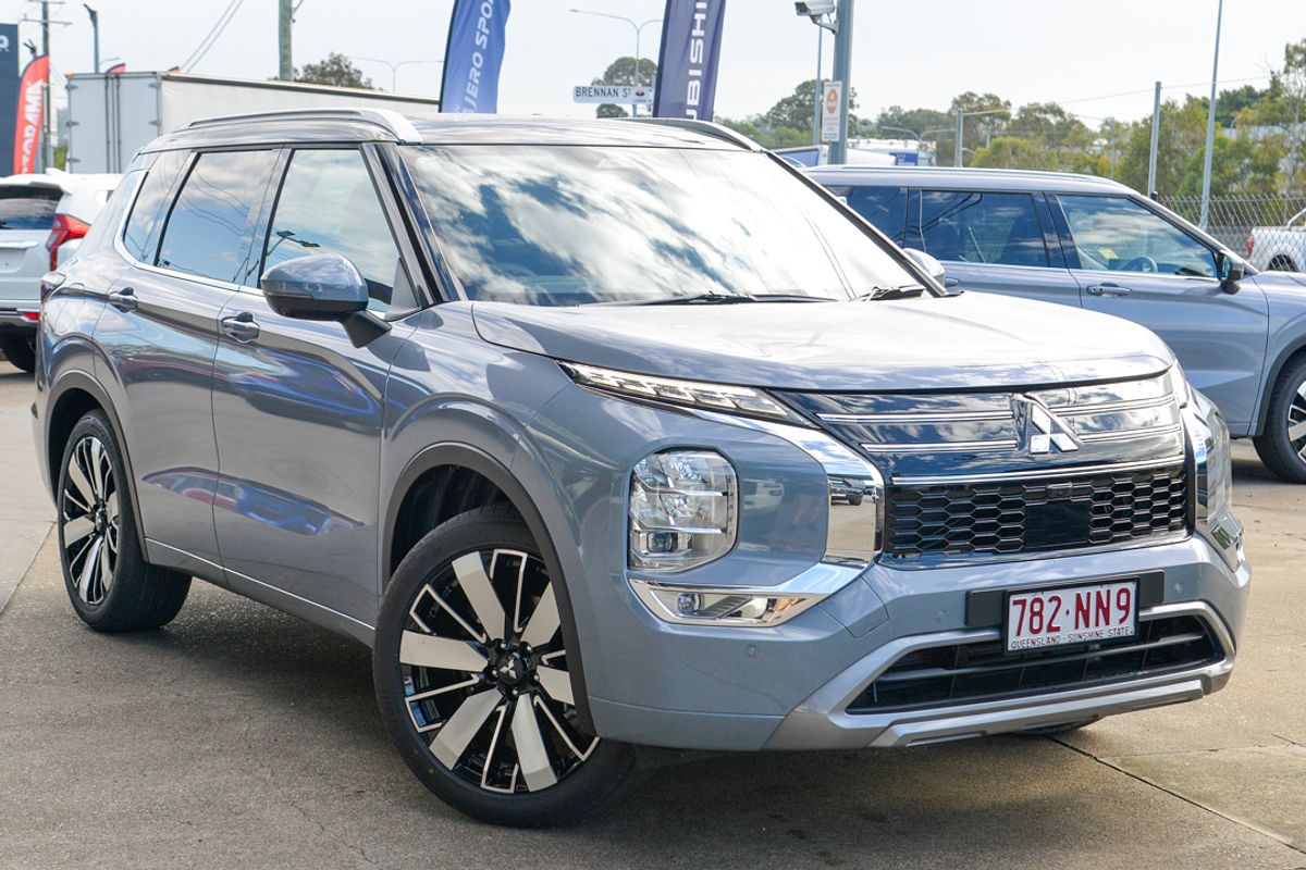 2025 Mitsubishi Outlander Exceed Tourer ZM