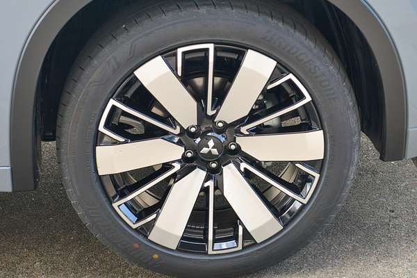 2025 Mitsubishi Outlander Exceed Tourer ZM