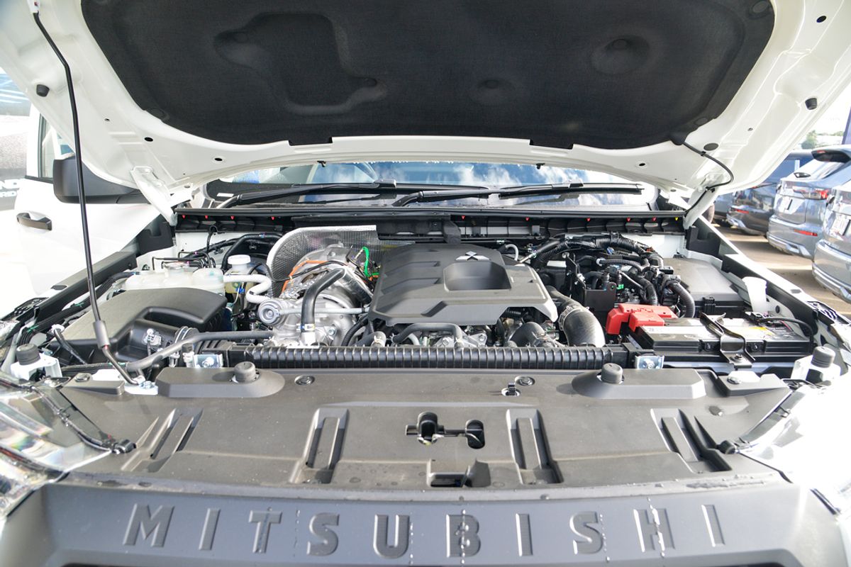 2024 Mitsubishi Triton GLX MV 4X4