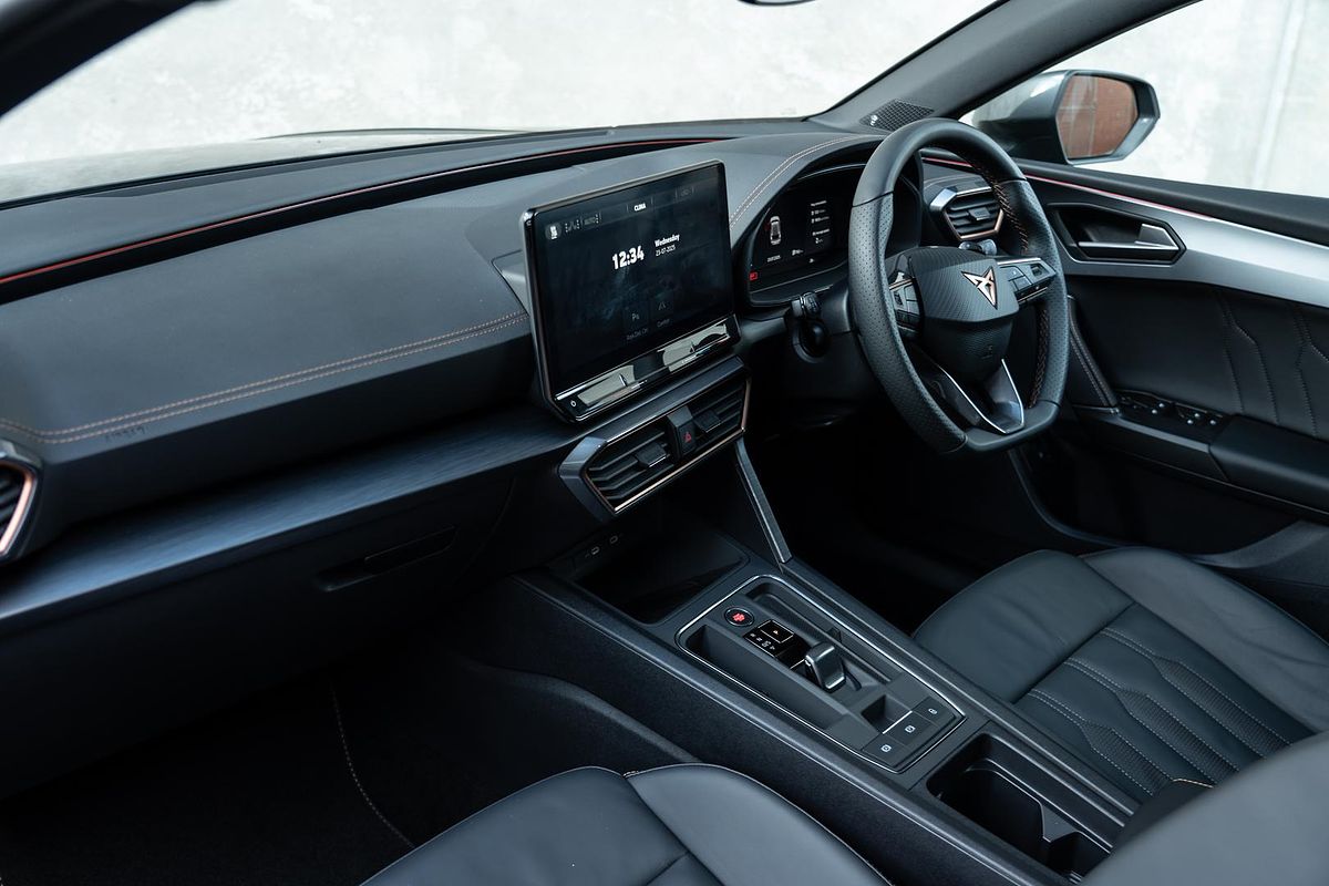 2024 CUPRA Leon VZe KL