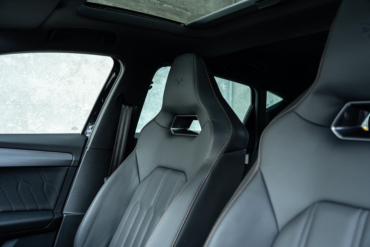 2024 CUPRA Leon VZe KL