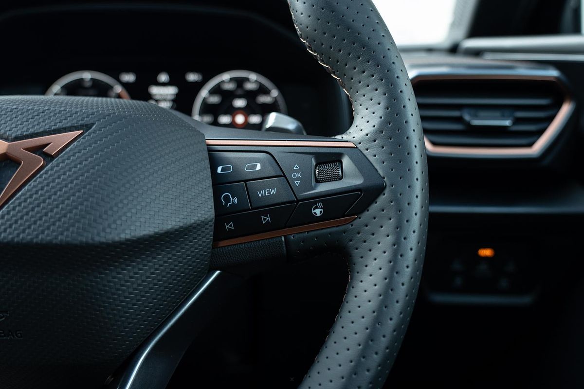 2024 CUPRA Leon VZe KL