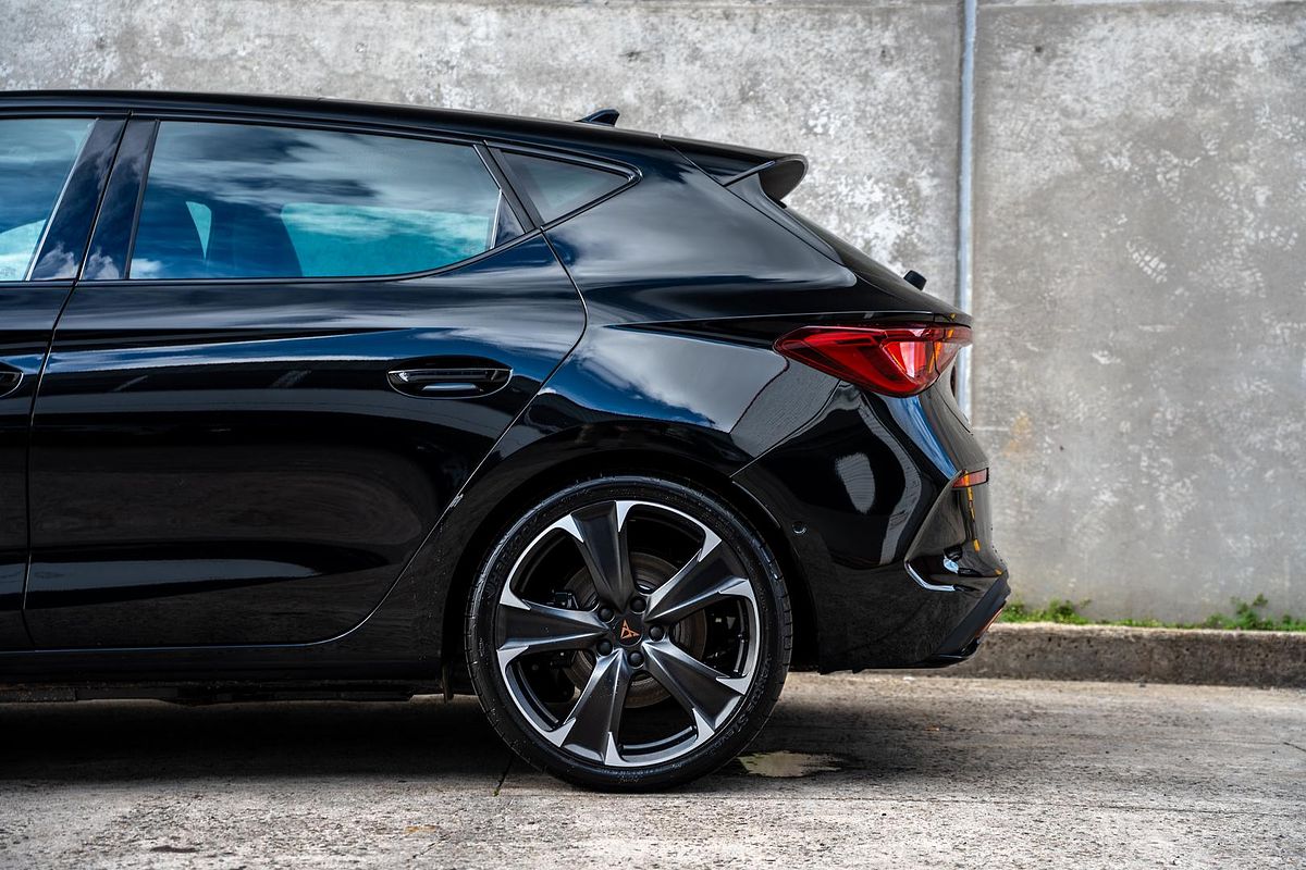 2024 CUPRA Leon VZe KL