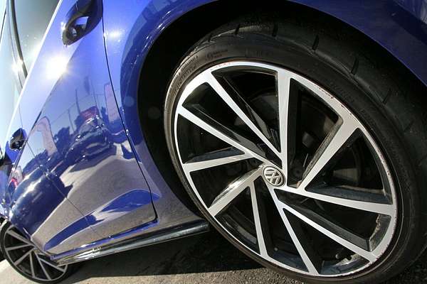 2017 Volkswagen Golf R 7