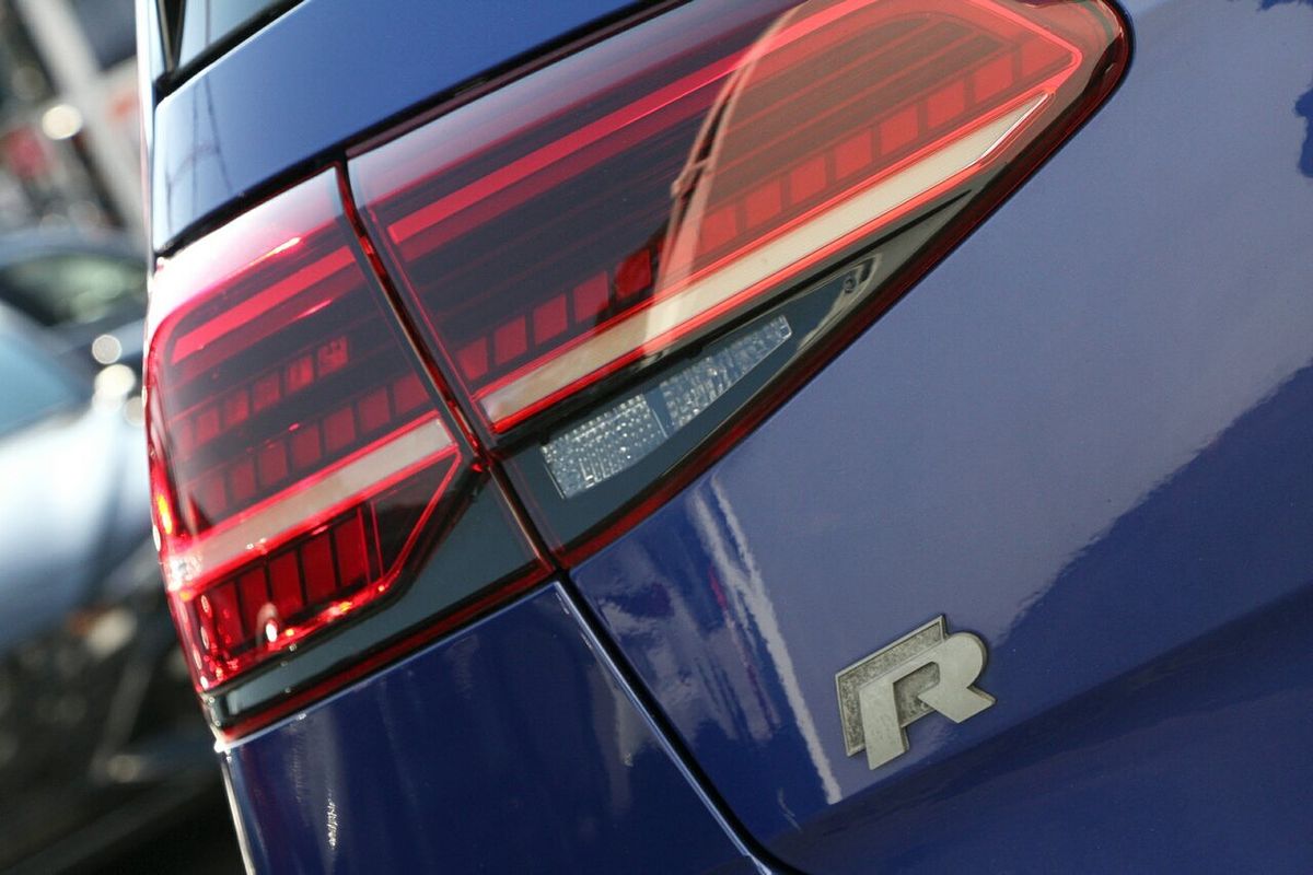 2017 Volkswagen Golf R 7