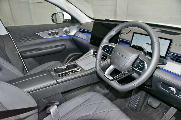 2025 Chery Tiggo 8 Super Hybrid Ultimate T31