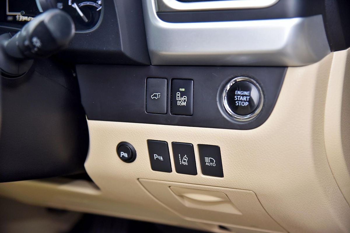 2016 Toyota Kluger Grande GSU55R