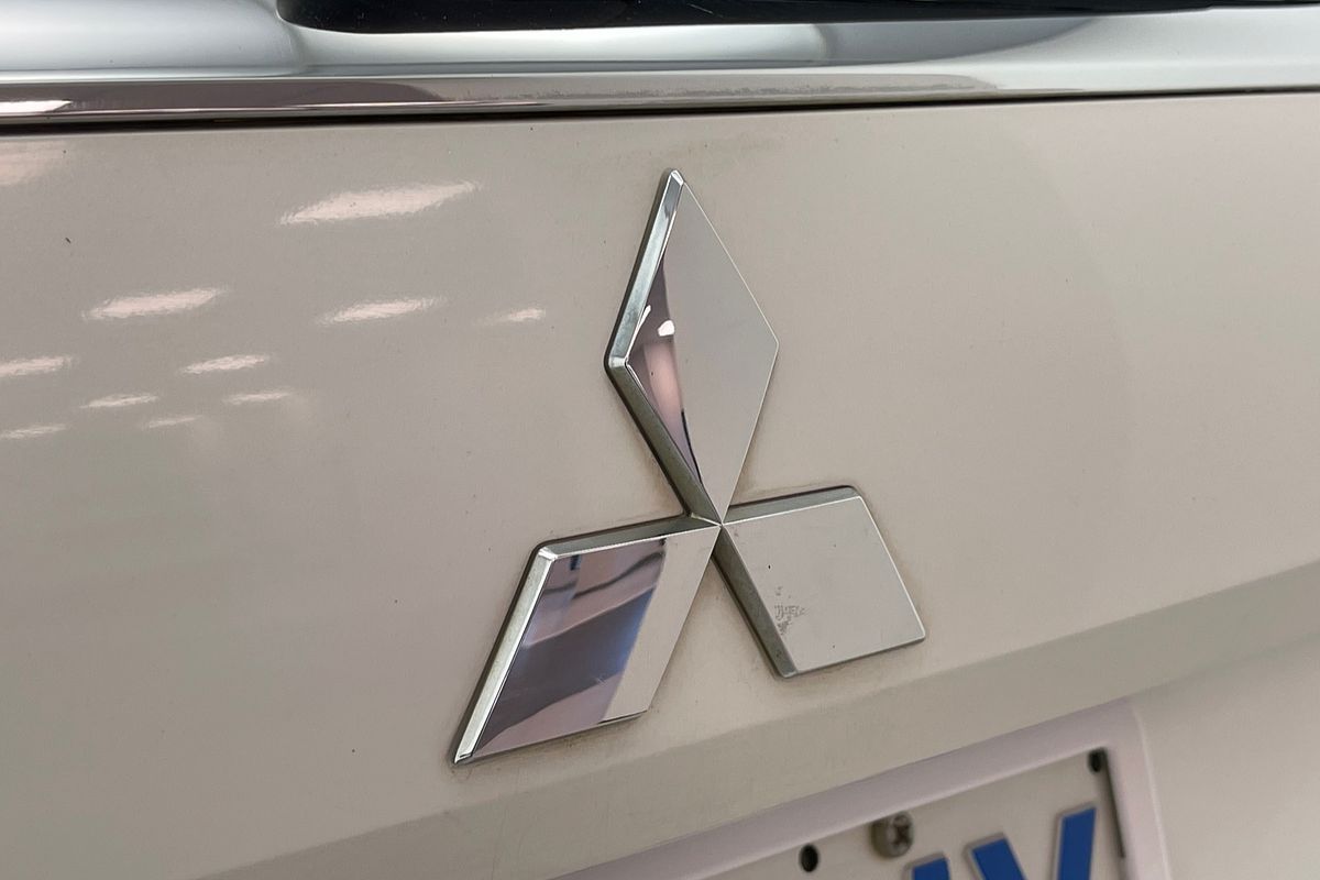 2019 Mitsubishi Outlander PHEV ES ADAS ZL