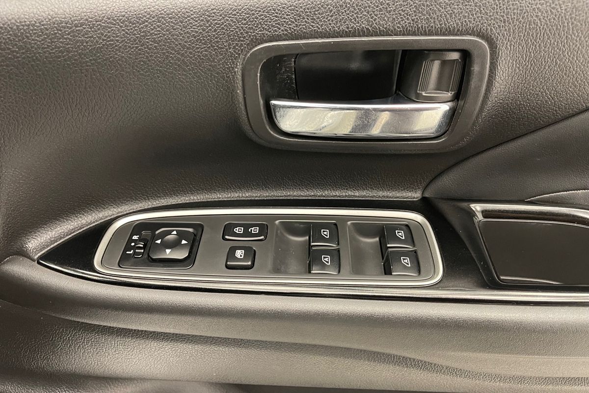 2019 Mitsubishi Outlander PHEV ES ADAS ZL