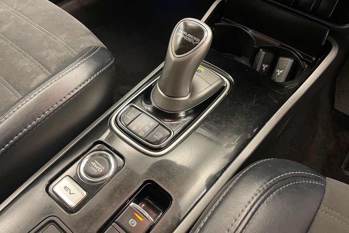 2019 Mitsubishi Outlander PHEV ES ADAS ZL