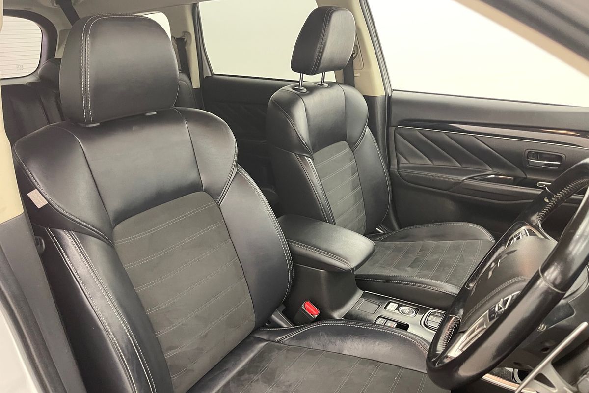 2019 Mitsubishi Outlander PHEV ES ADAS ZL