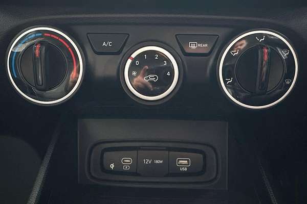 2024 Hyundai Venue Active QX.V5