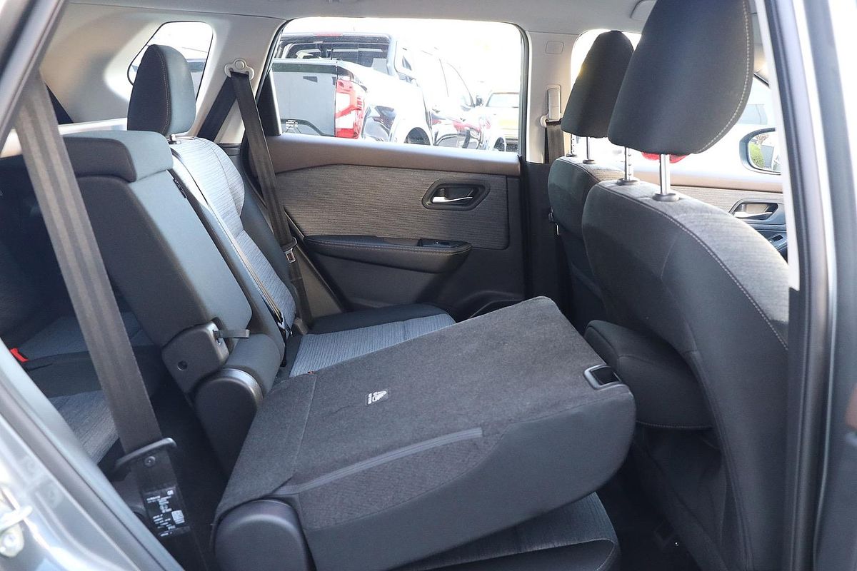 2024 Nissan X-TRAIL ST T33