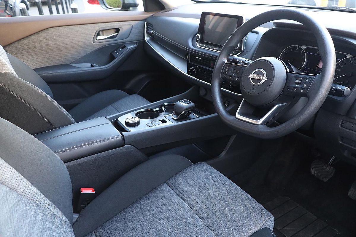 2024 Nissan X-TRAIL ST T33