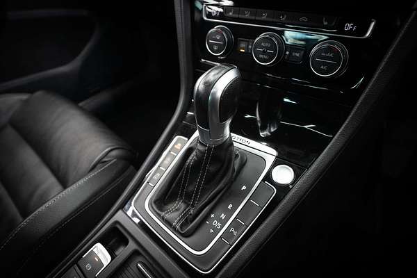 2015 Volkswagen Golf R 7