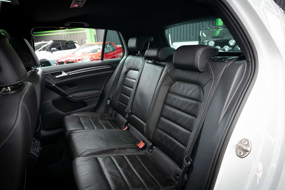 2015 Volkswagen Golf R 7