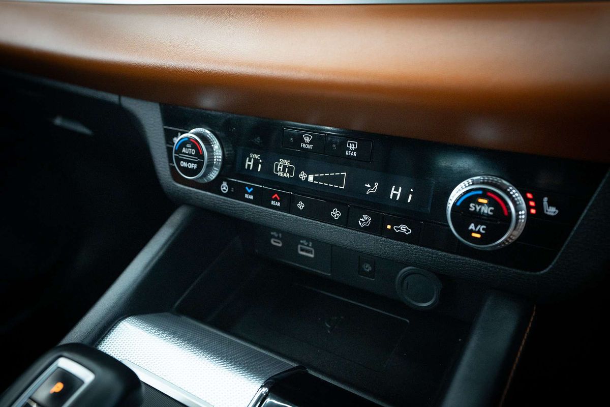 2023 Mitsubishi Outlander Exceed Tourer ZM