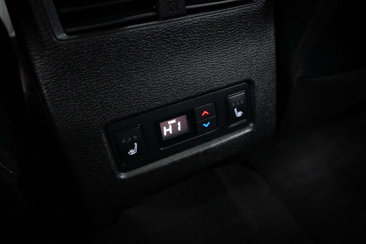 2023 Mitsubishi Outlander Exceed Tourer ZM