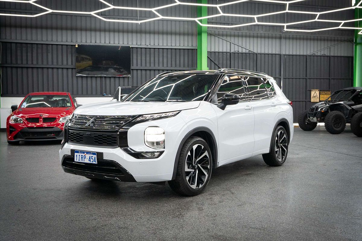 2023 Mitsubishi Outlander Exceed Tourer ZM