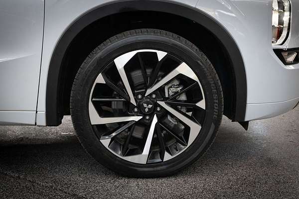 2023 Mitsubishi Outlander Exceed Tourer ZM