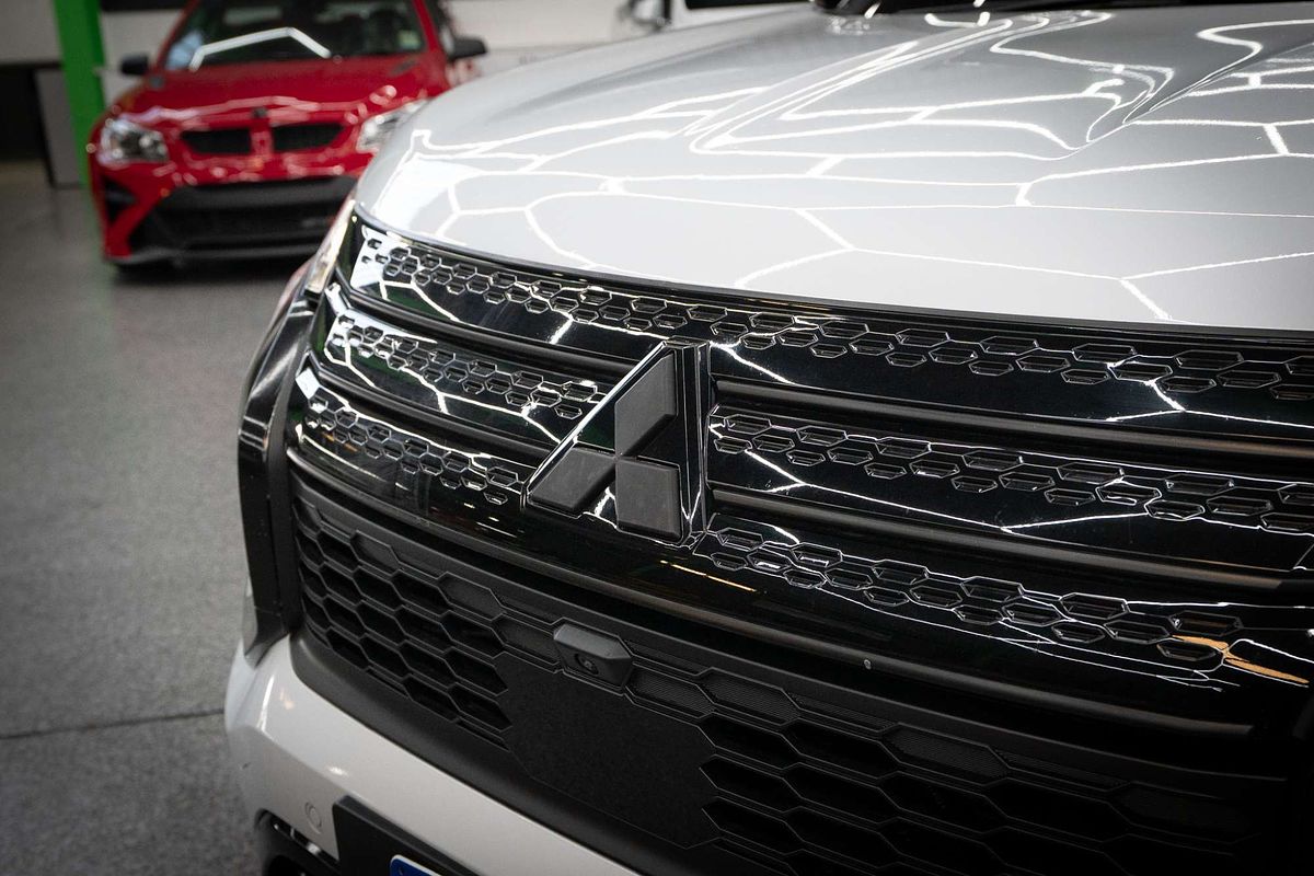 2023 Mitsubishi Outlander Exceed Tourer ZM
