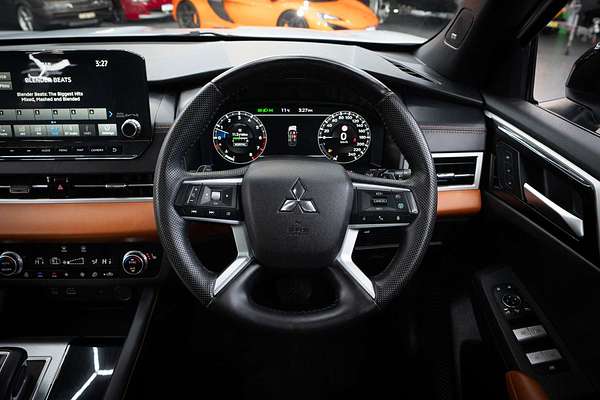 2023 Mitsubishi Outlander Exceed Tourer ZM