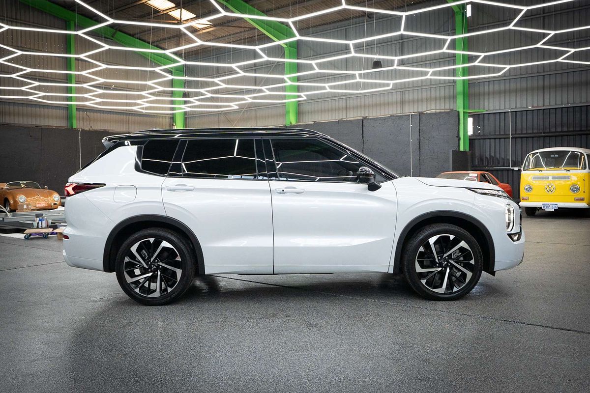 2023 Mitsubishi Outlander Exceed Tourer ZM