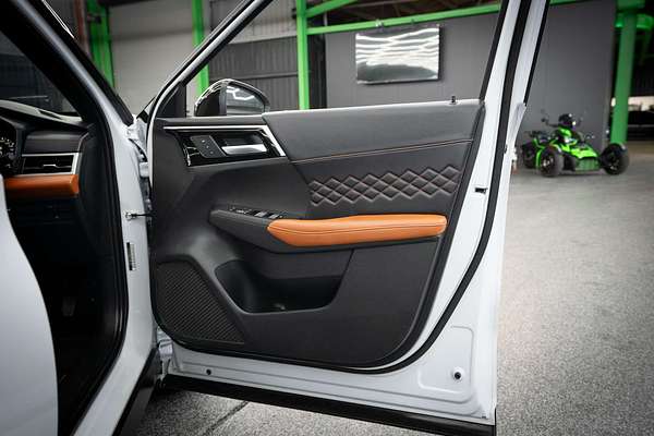 2023 Mitsubishi Outlander Exceed Tourer ZM