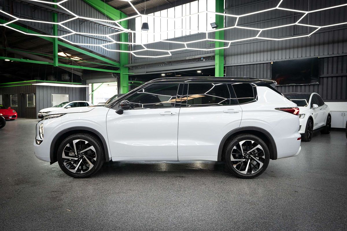 2023 Mitsubishi Outlander Exceed Tourer ZM