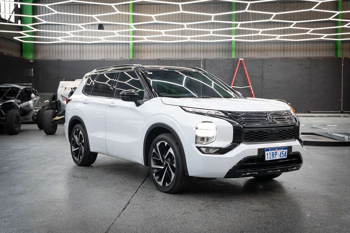 2023 Mitsubishi Outlander Exceed Tourer ZM