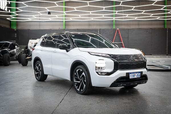 2023 Mitsubishi Outlander Exceed Tourer ZM