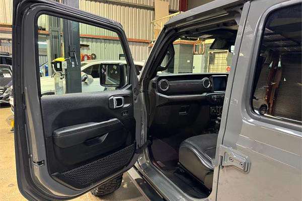 2020 Jeep Gladiator Overland JT All Wheel Drive