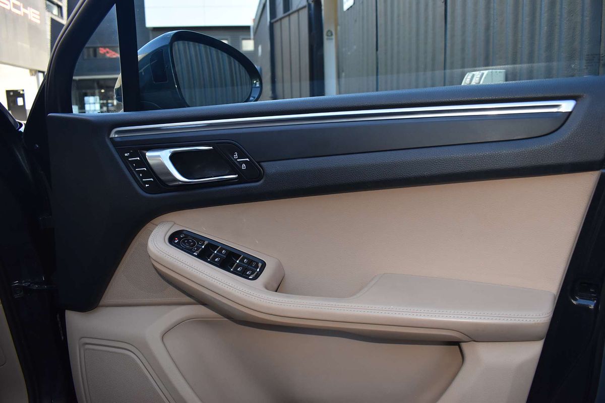2020 Porsche Macan 95B