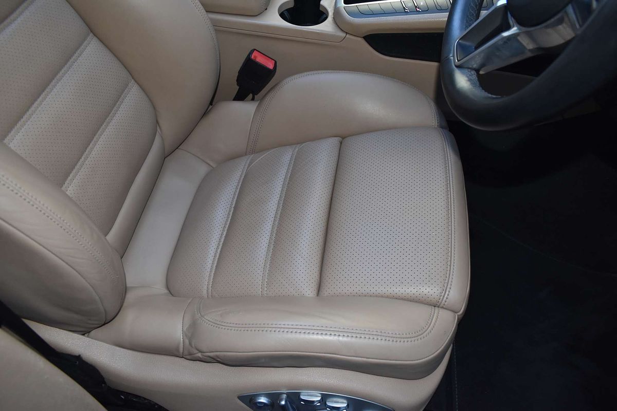 2020 Porsche Macan 95B