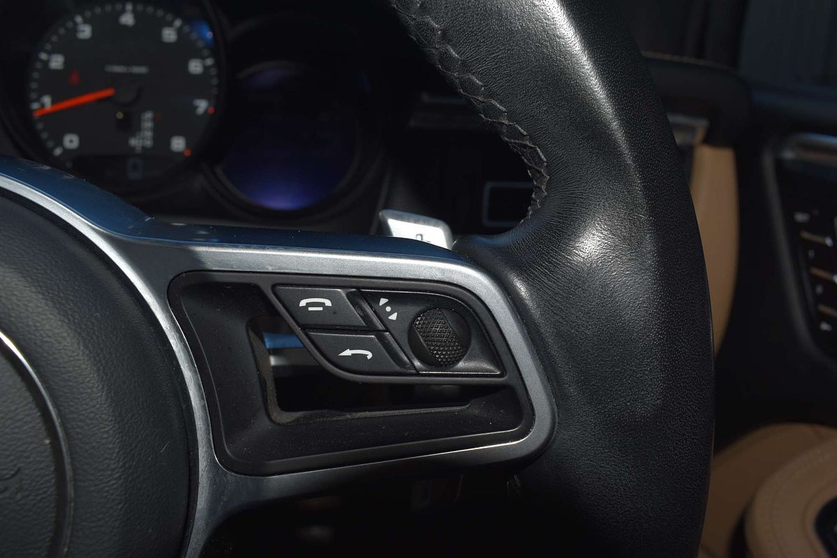 2020 Porsche Macan 95B