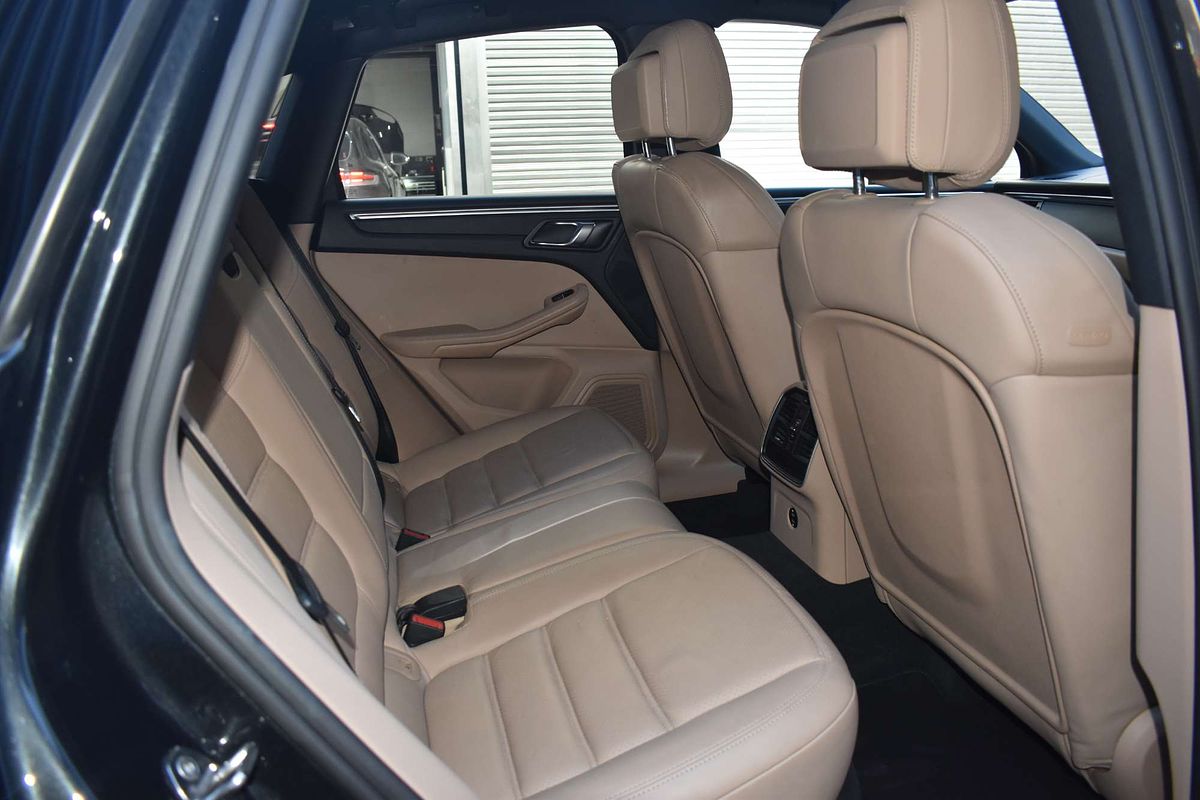 2020 Porsche Macan 95B