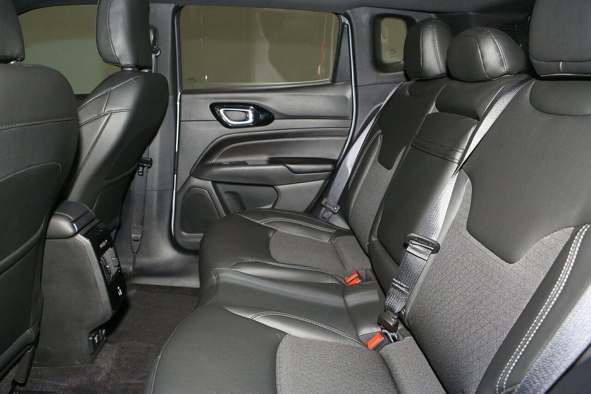2023 Jeep Compass Night Eagle M6