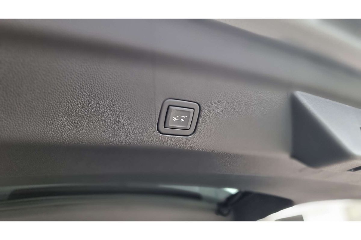 2025 GMC Yukon Denali T1