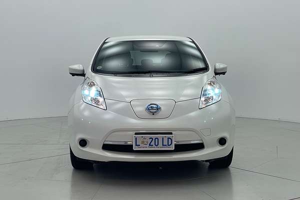 2017 Nissan LEAF  ZE0