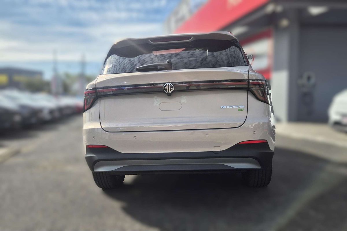 2025 MG MGS5 EV Essence 62 ZS3EM