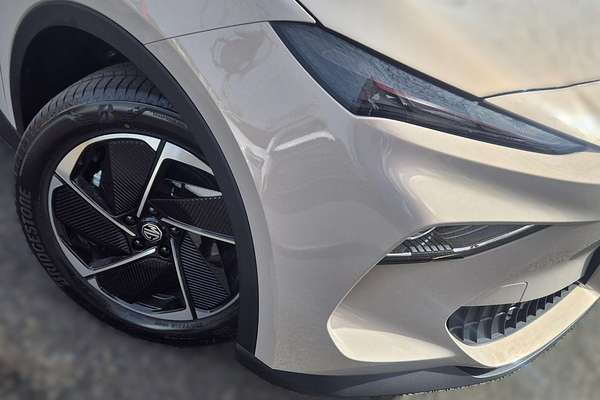 2025 MG MGS5 EV Essence 62 ZS3EM
