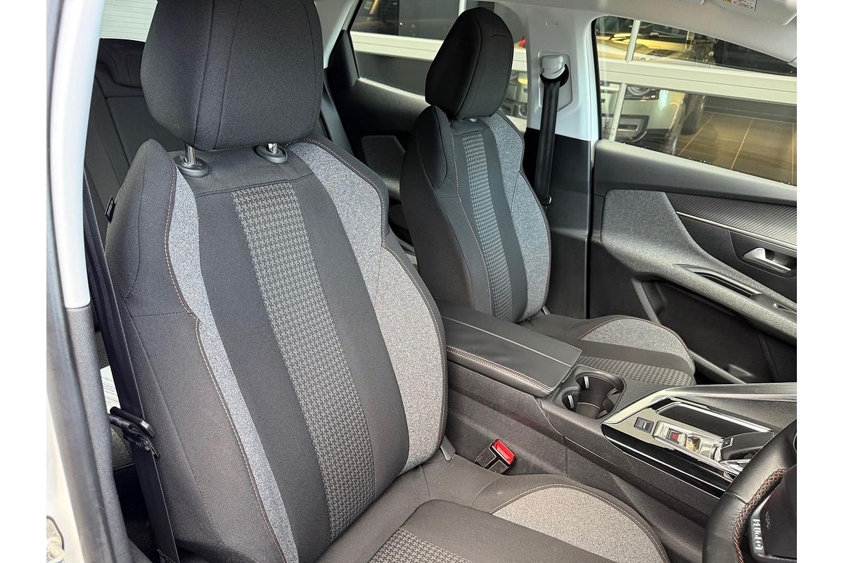 2017 Peugeot 3008 Active P84