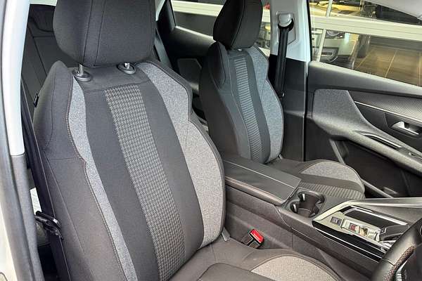 2017 Peugeot 3008 Active P84