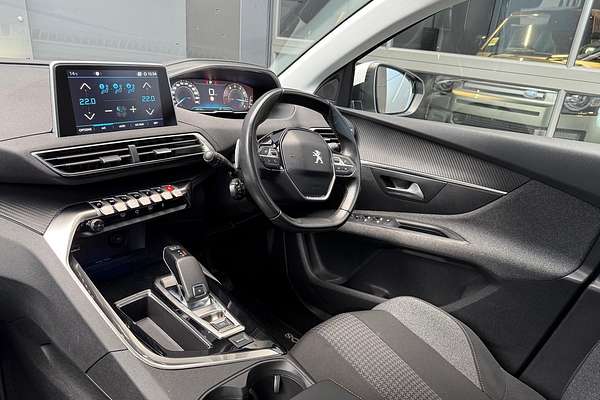 2017 Peugeot 3008 Active P84